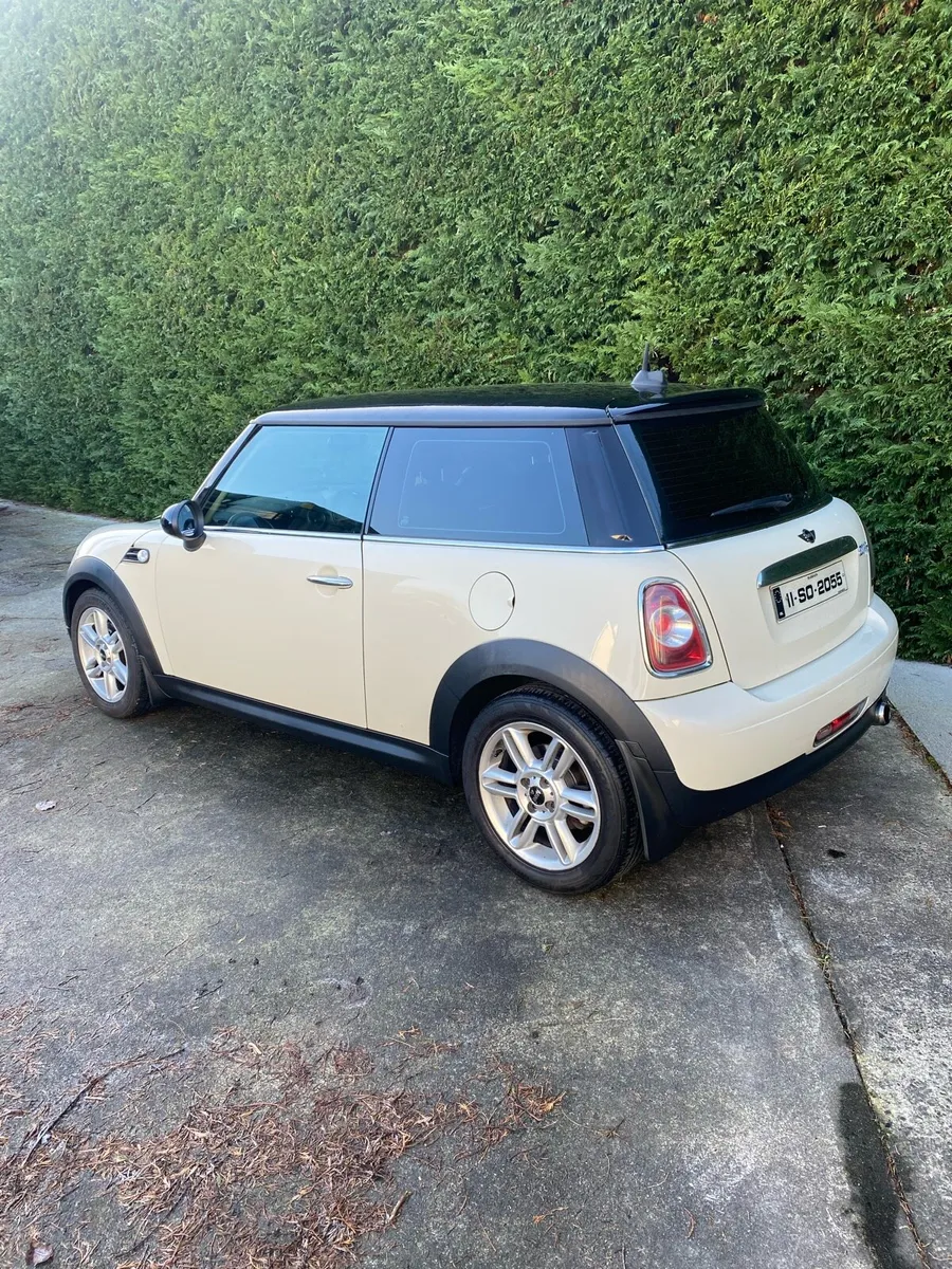 2011 Mini Cooper - Image 3