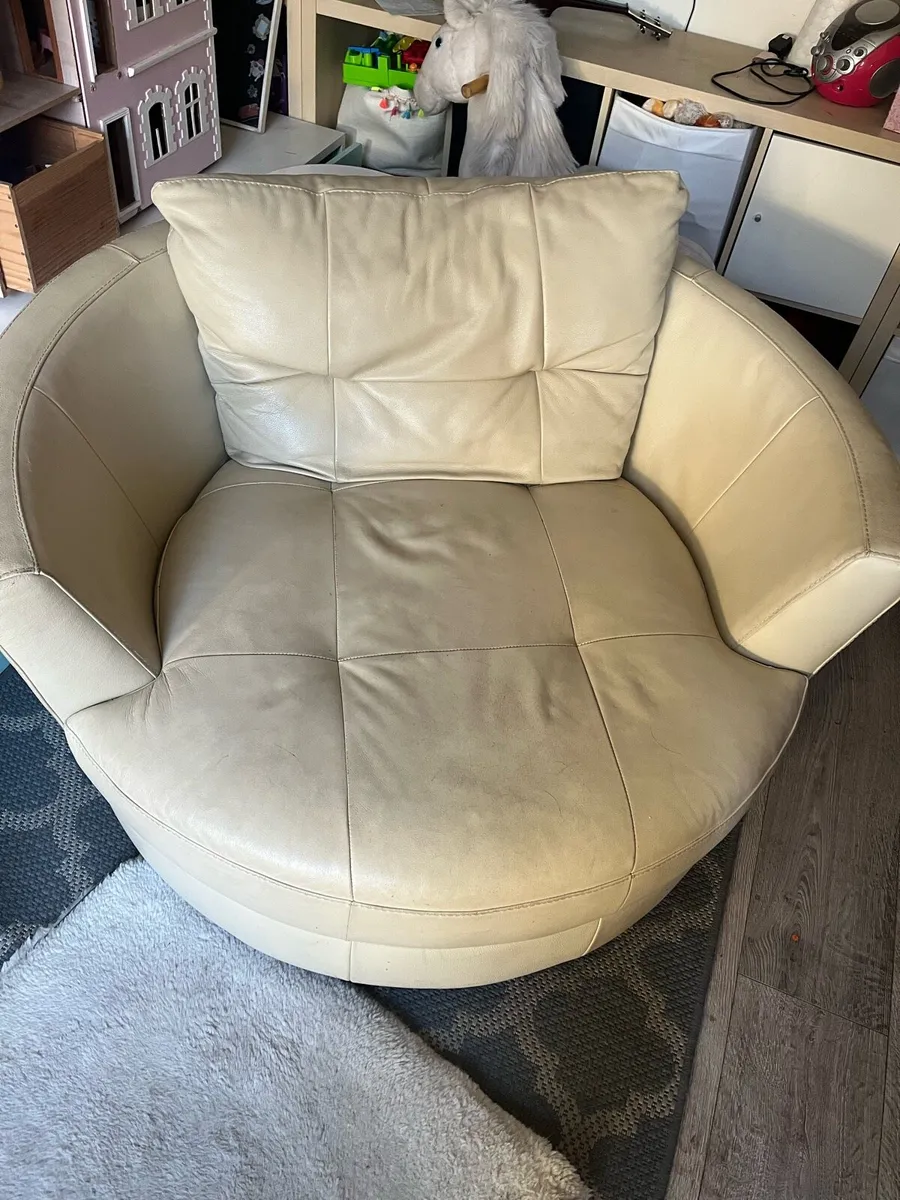 Swival chair - Image 3