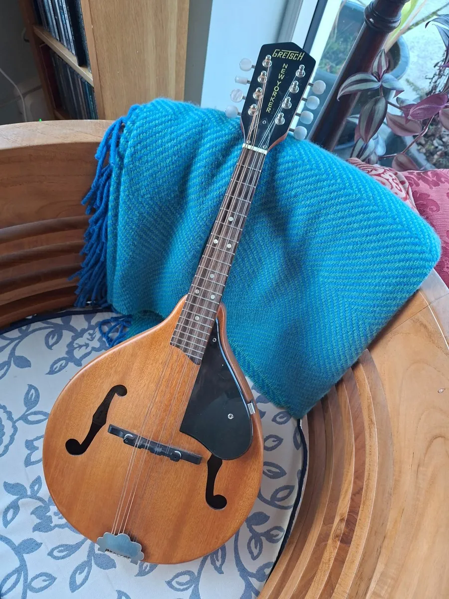 Mandolin - Gretsch G9310  New Yorker Supreme - Image 1