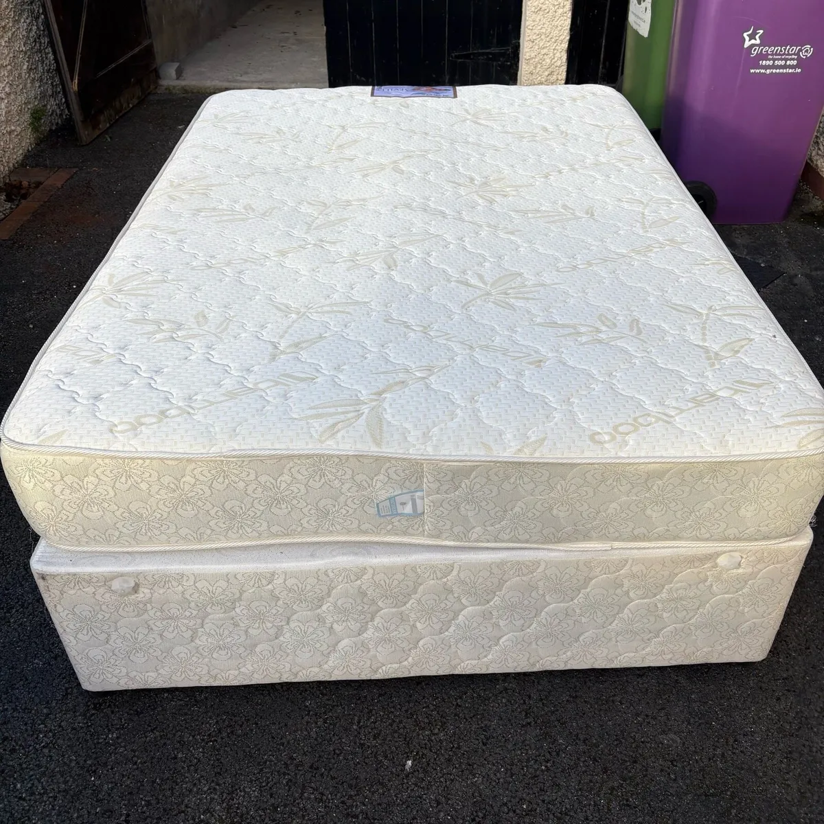 Aurora Seville 4ft 6in divan and mattress - Image 2