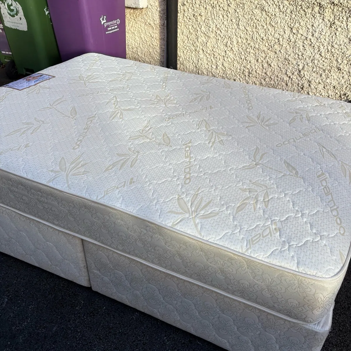 Aurora Seville 4ft 6in divan and mattress - Image 3
