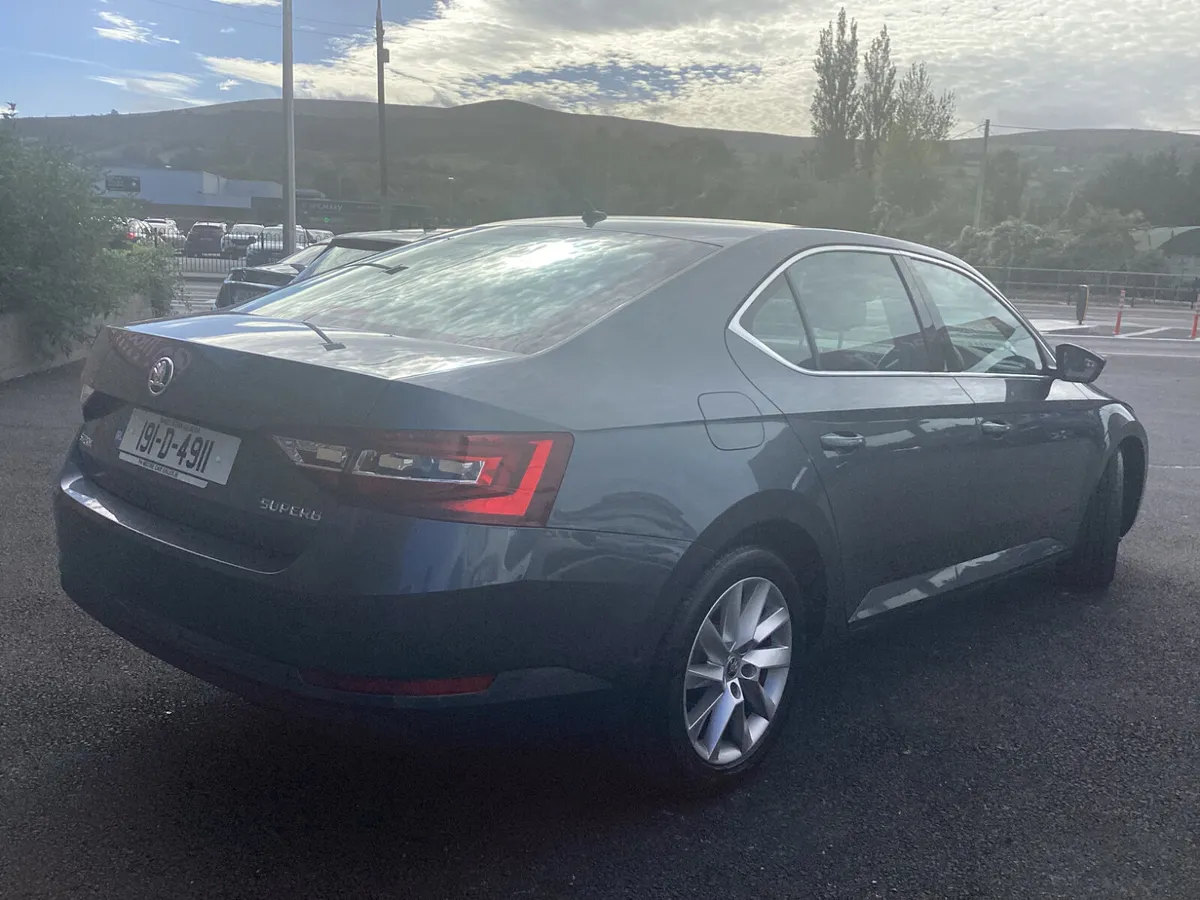 Skoda Superb ** 2.0TDI * €94 p/w - Image 4