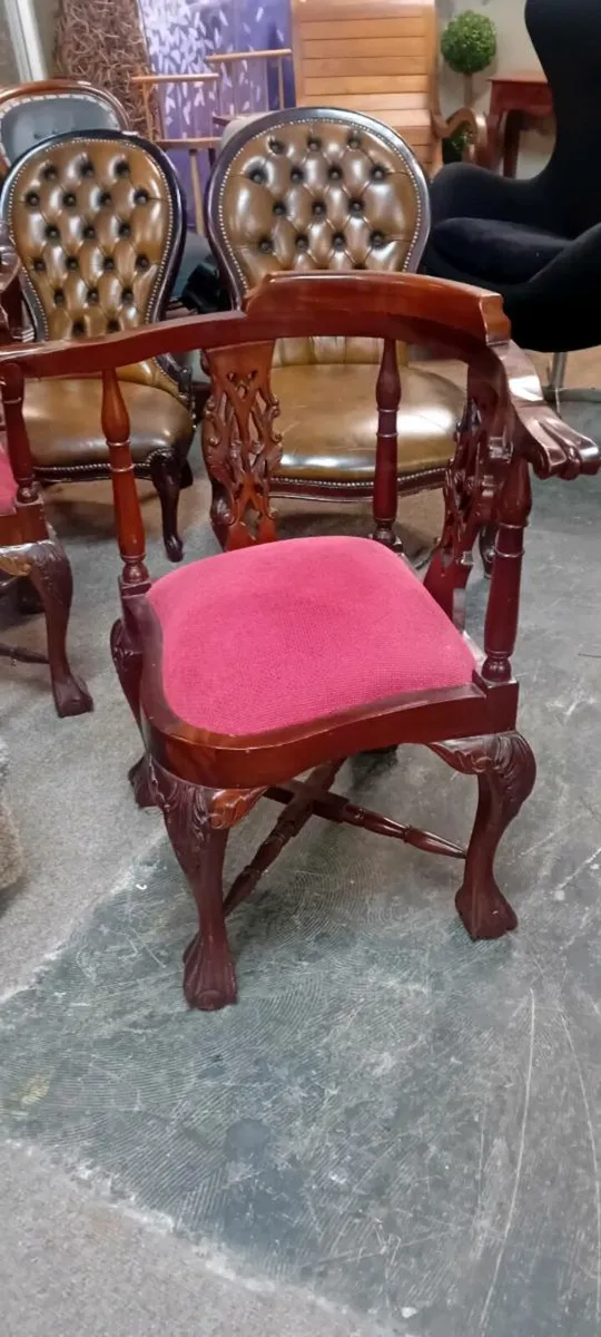 Carve Mahogany Reproduction Corner Chair