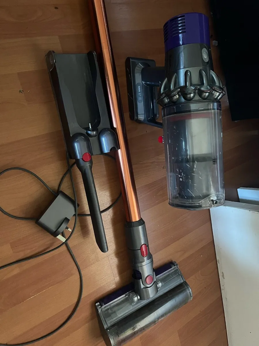 Dyson vacuum - Image 1