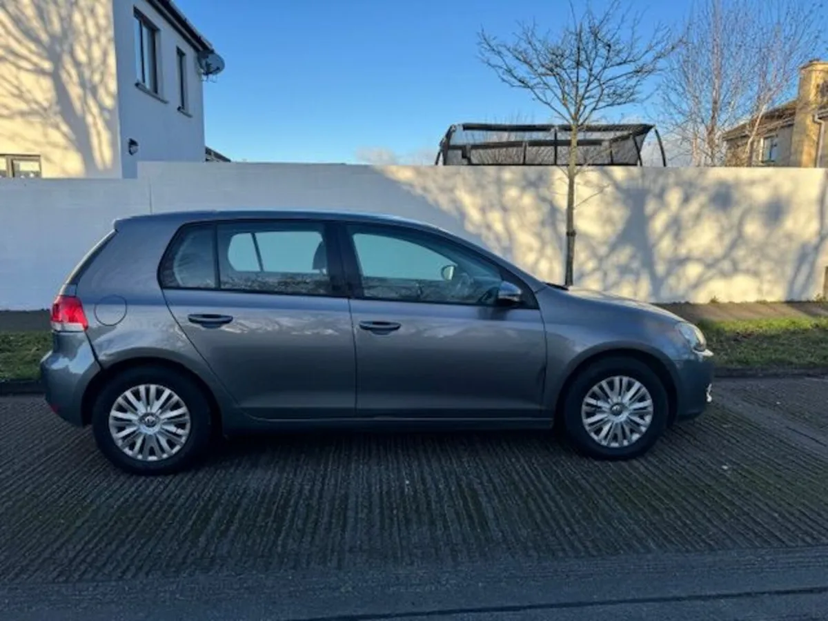 Volkswagen Golf 2010 - Image 3