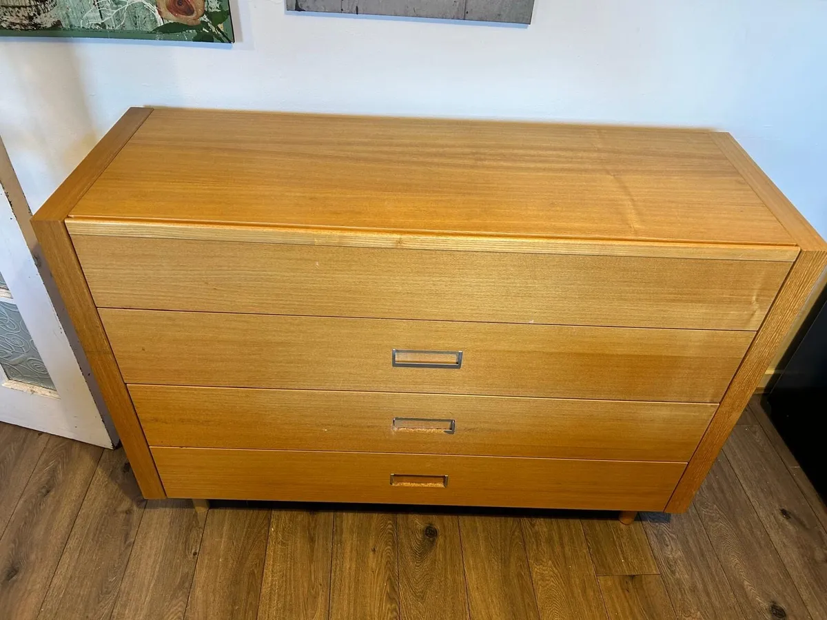 Chest of drawers - Image 1