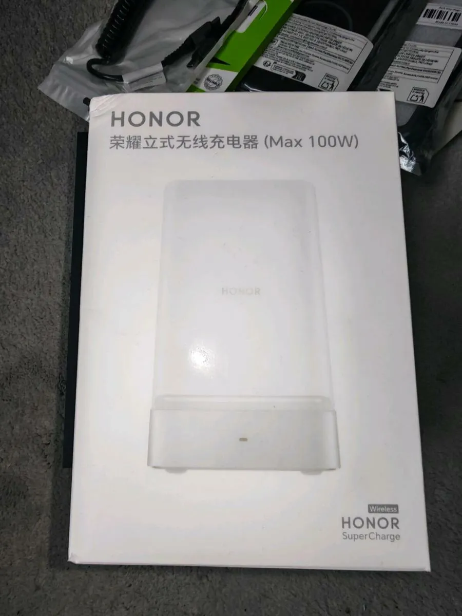 HONOR MAGIC V5+WIRELESS CHARGER - Image 2
