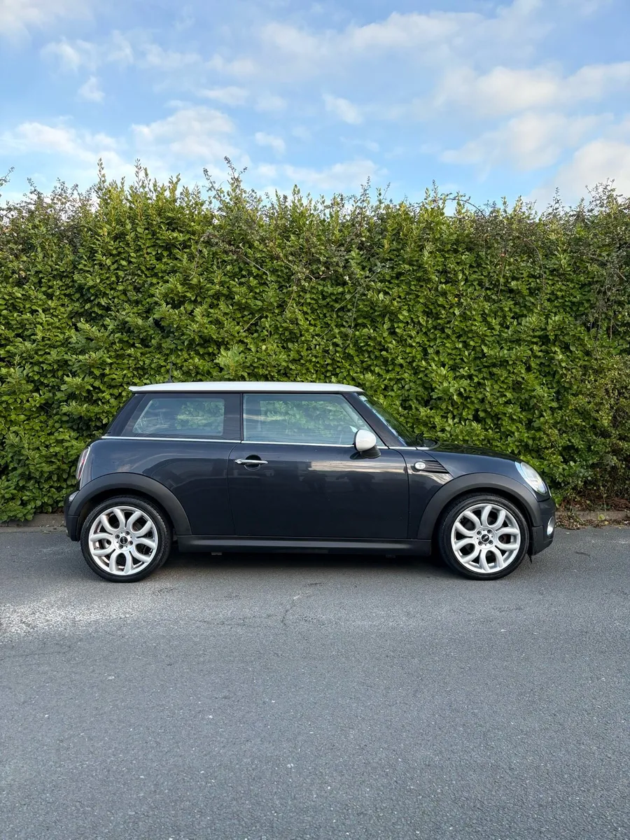 2009 Mini Cooper - Image 2