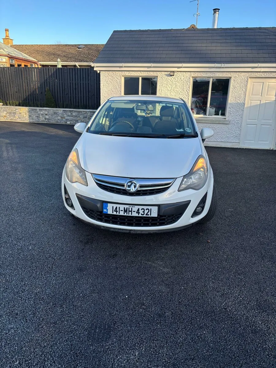 Vauxhall Corsa Excite (White) - Image 2