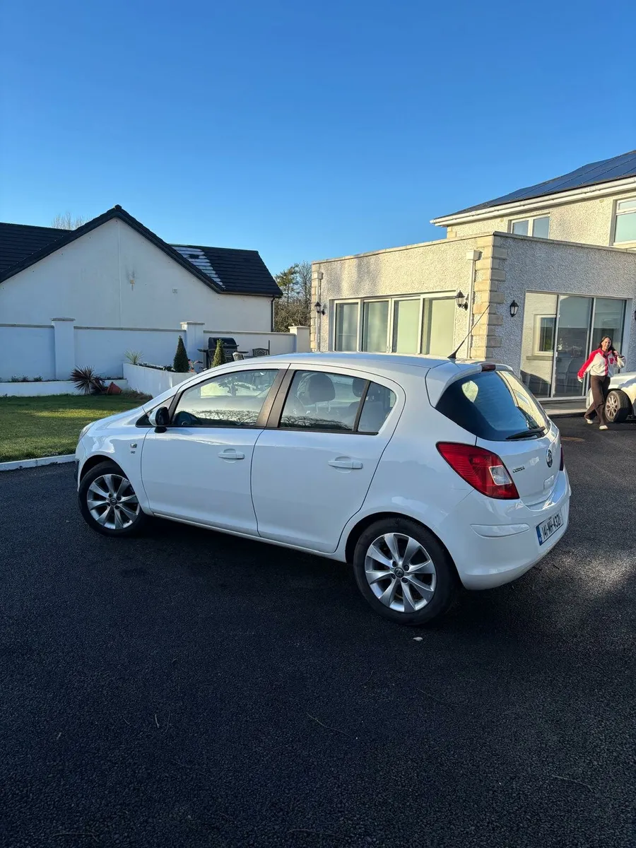 Vauxhall Corsa Excite (White) - Image 3