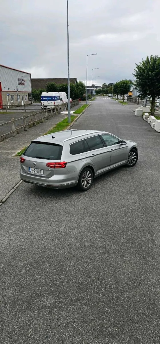 2015 Volkswagen Passat (High Spec) - Image 4