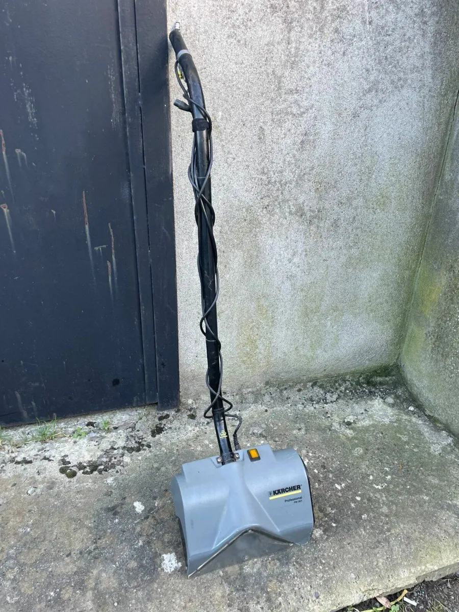 Karcher Spray-Extraction Cleaner PW 30/1 - Image 4