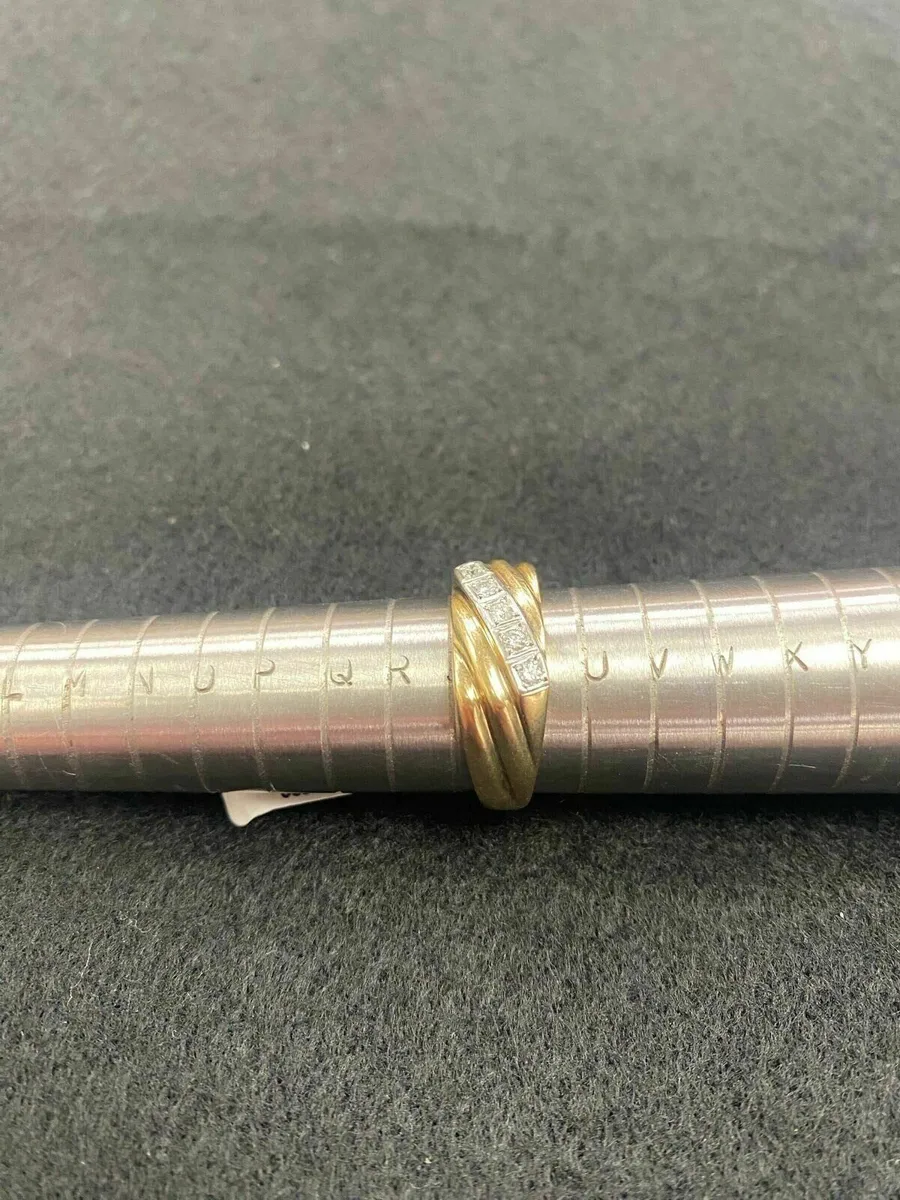 9ct Gold Ring w/ Diamonds 9k - Image 2