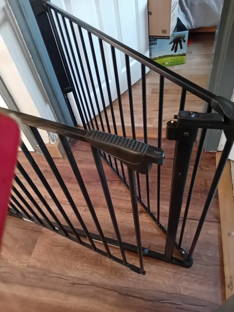 XL Dog Gate 90-270cm - Image 1