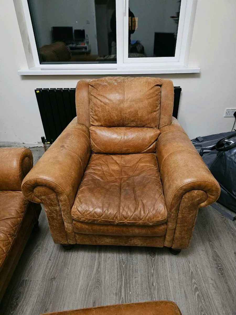 3+1 $ofa chair and poofee - Image 3