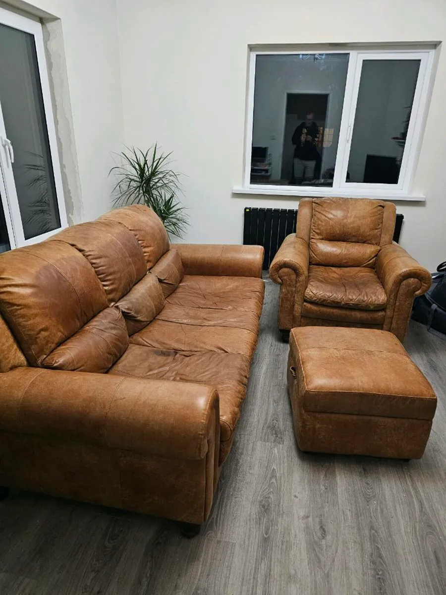 3+1 $ofa chair and poofee - Image 4