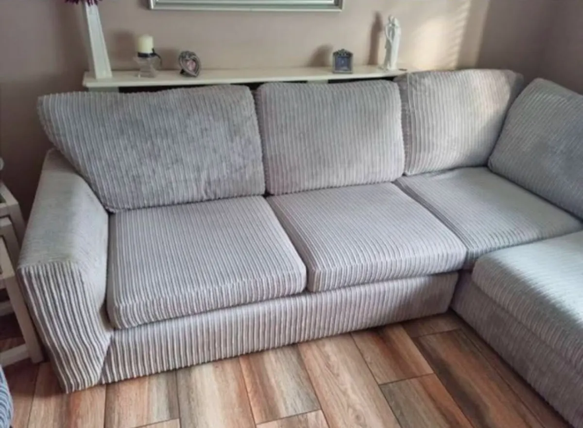 L Couch plus single chair - Image 2