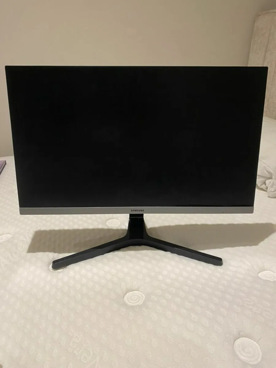 Samsung 24" Full HD Monitor - Excellent Condition - Image 1