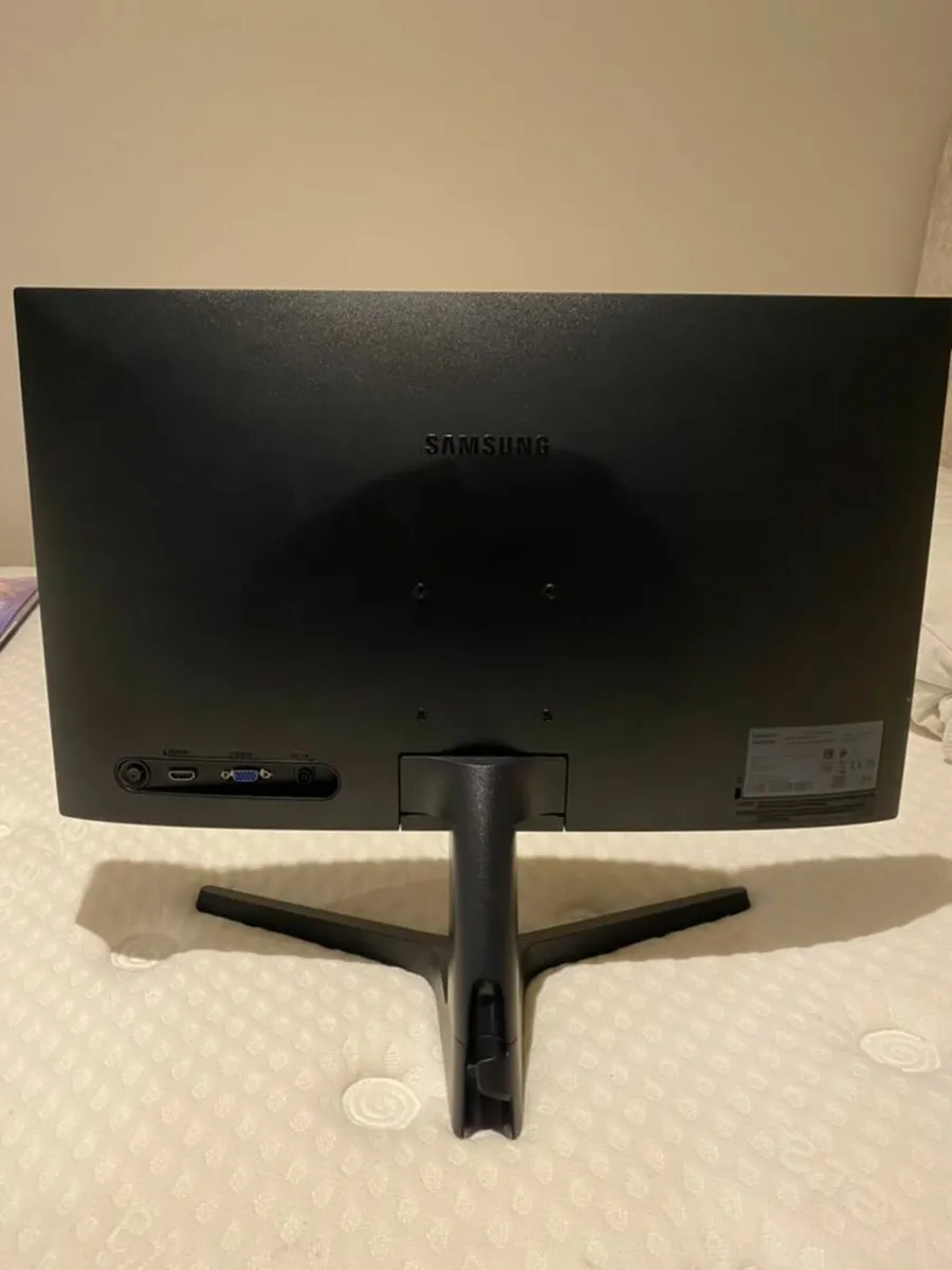 Samsung 24" Full HD Monitor - Excellent Condition - Image 2