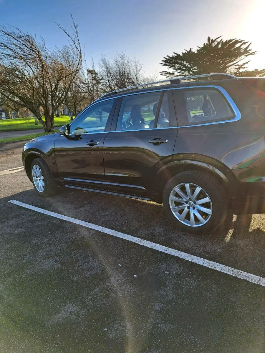 Volvo XC90, 7 seater, Diesel, 4WD, hitch , Auto - Image 4