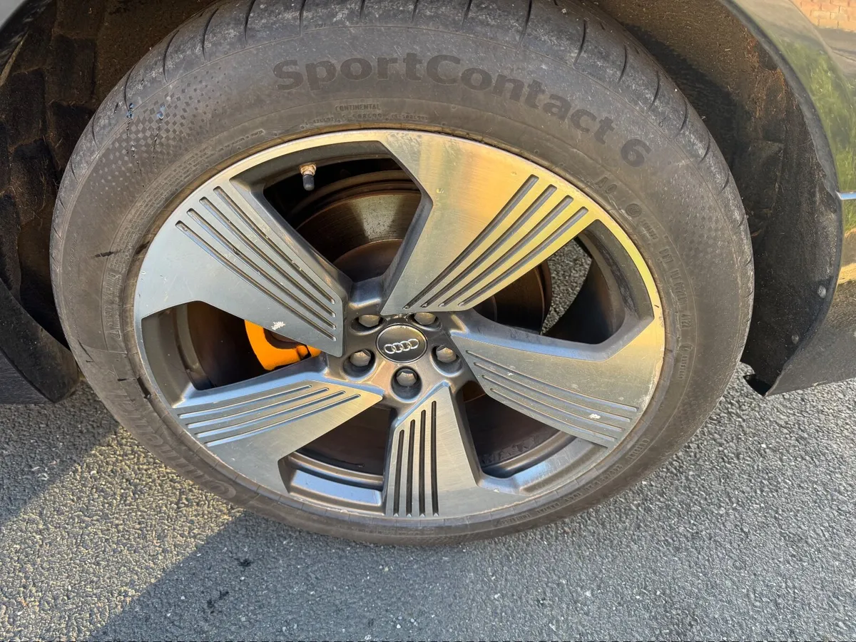 Audi e-tron 2019 - Image 2