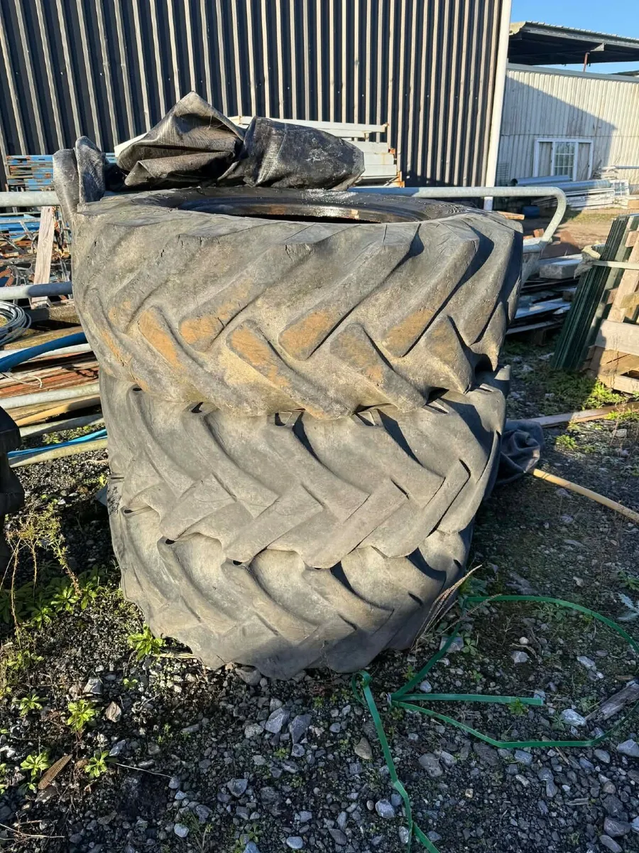 4x 15.5/80-24  tubeless tyres - Image 1