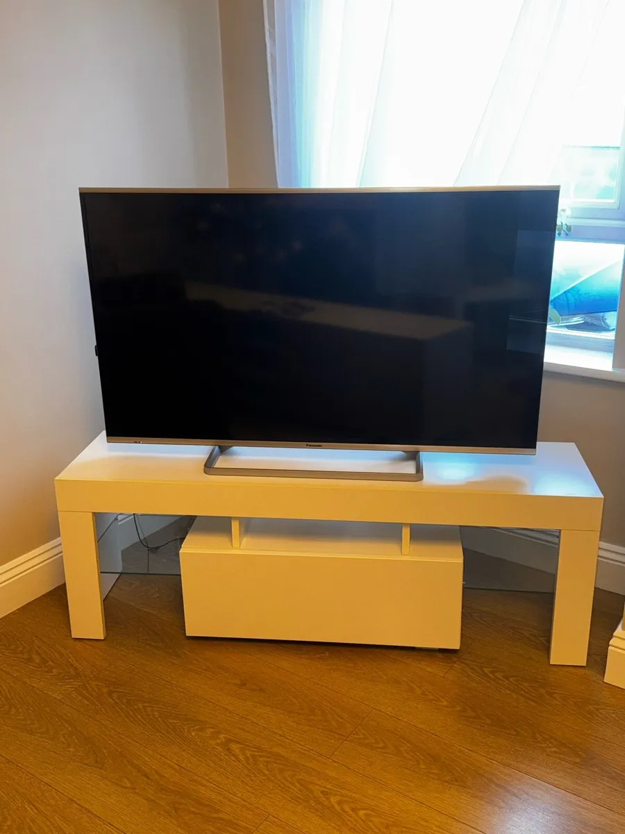TV cabinet - Image 1