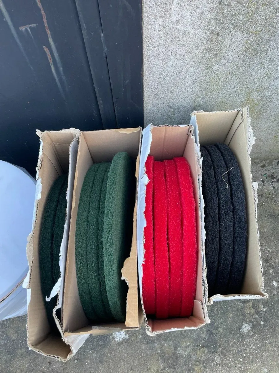 Floor Pads 17″ – Mixed Types – New (25 Sets) - Image 2