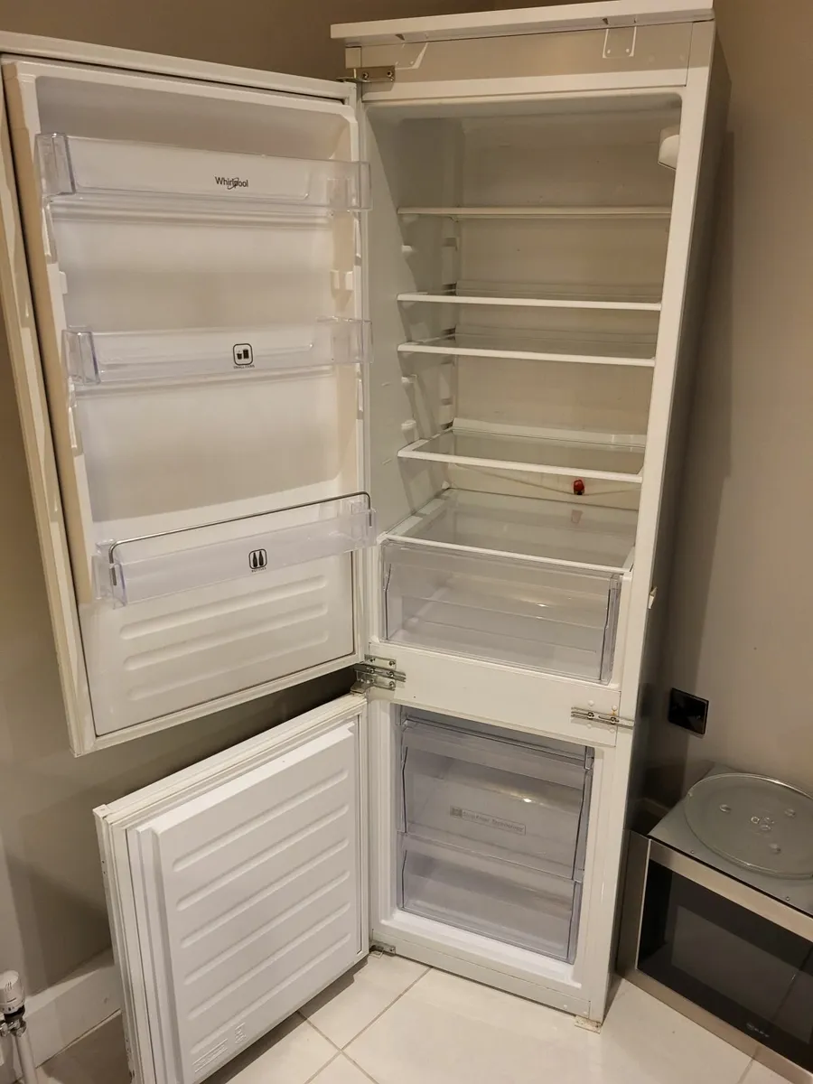 Intergrated Fridge Freezer Whirlpool - Image 2