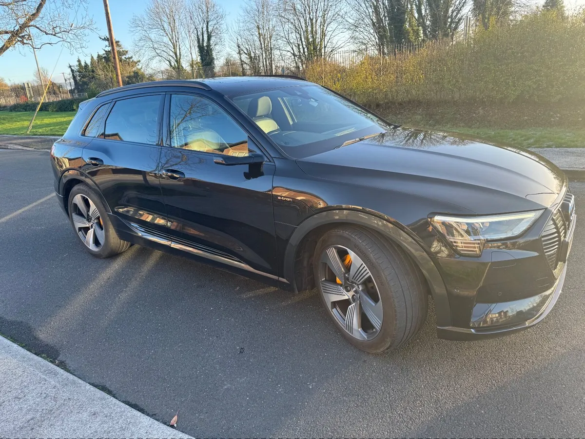 Audi e-tron 2019 - Image 1