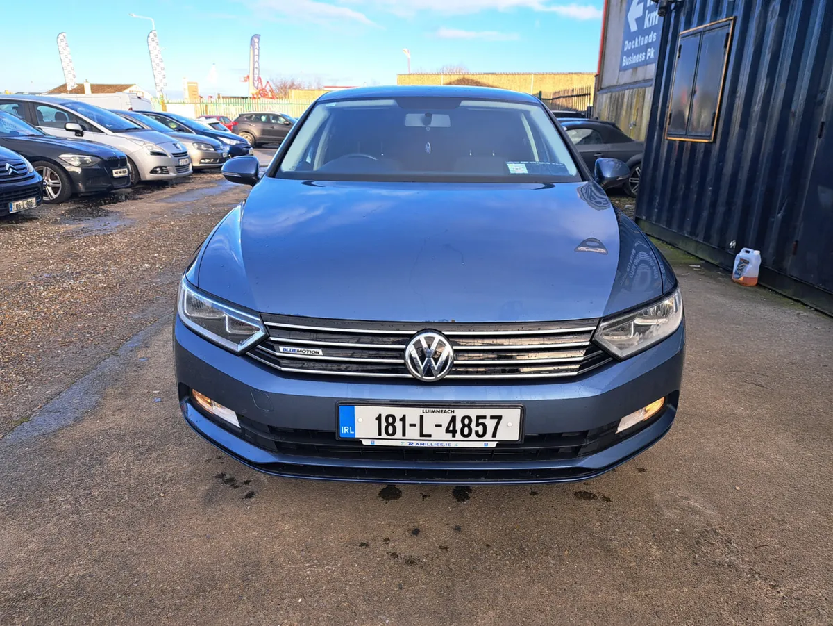 Volkswagen Passat 2018 low mileage - Image 2