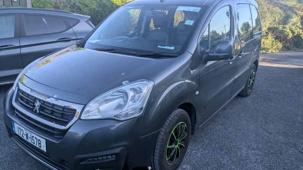 Car for sale - Image 2