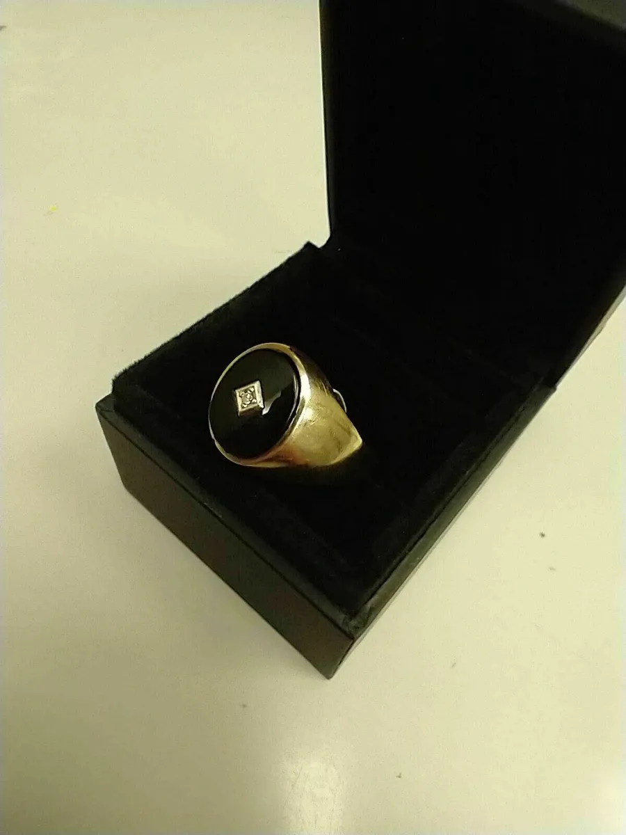 9ct Gold Ring w/ Diamond 9k - Image 1