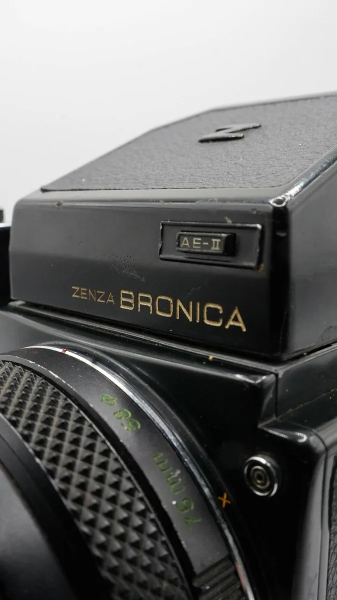 Zenza Bronica ETRS Medium Format 120 film camera - Image 3