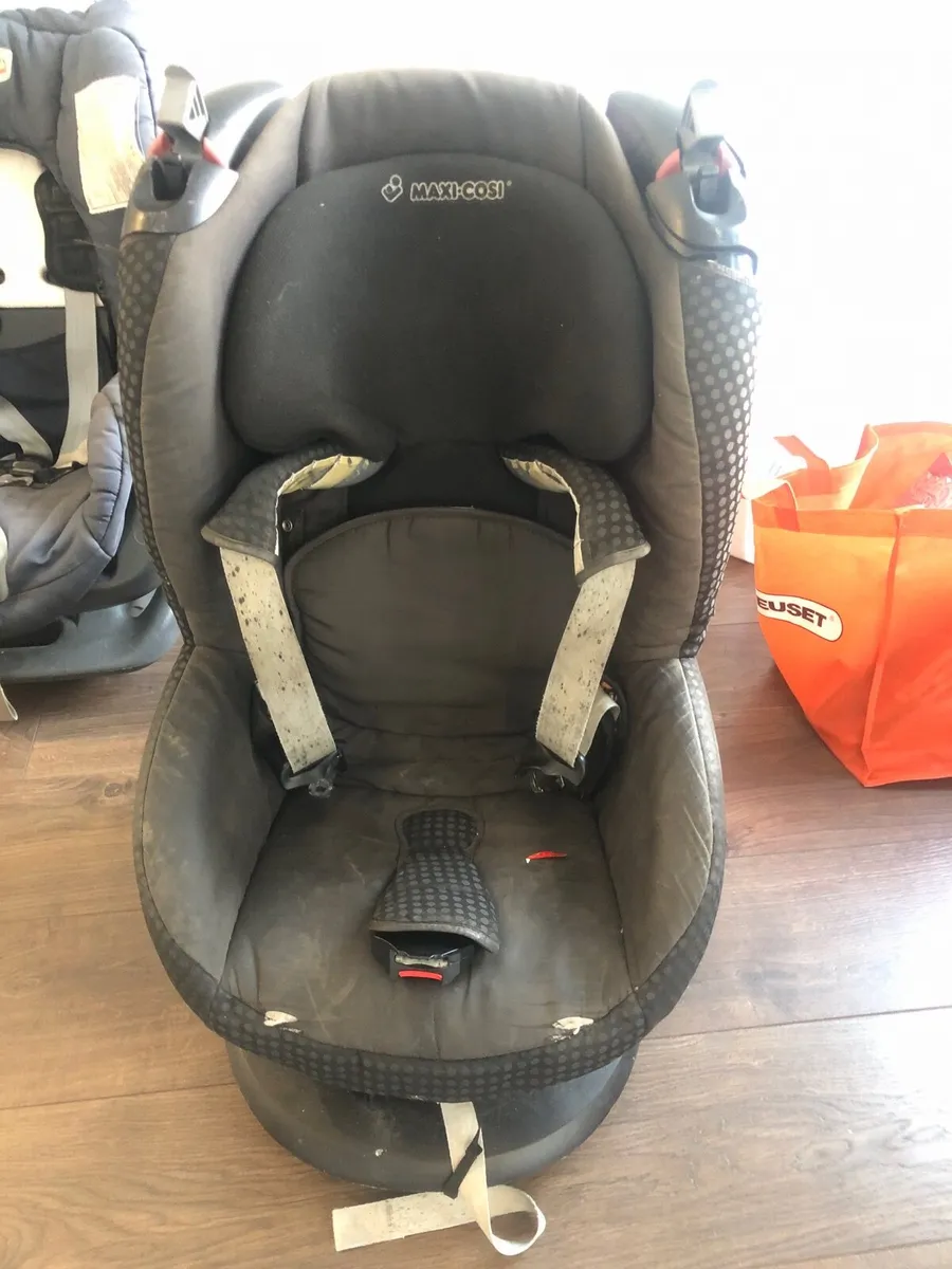 Car seats - Image 1