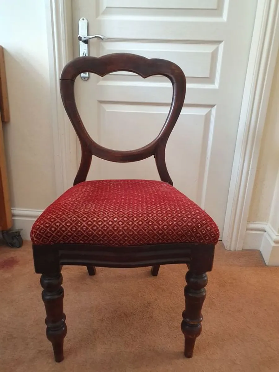 Spoon backed Chairs . set of 5 - Image 4