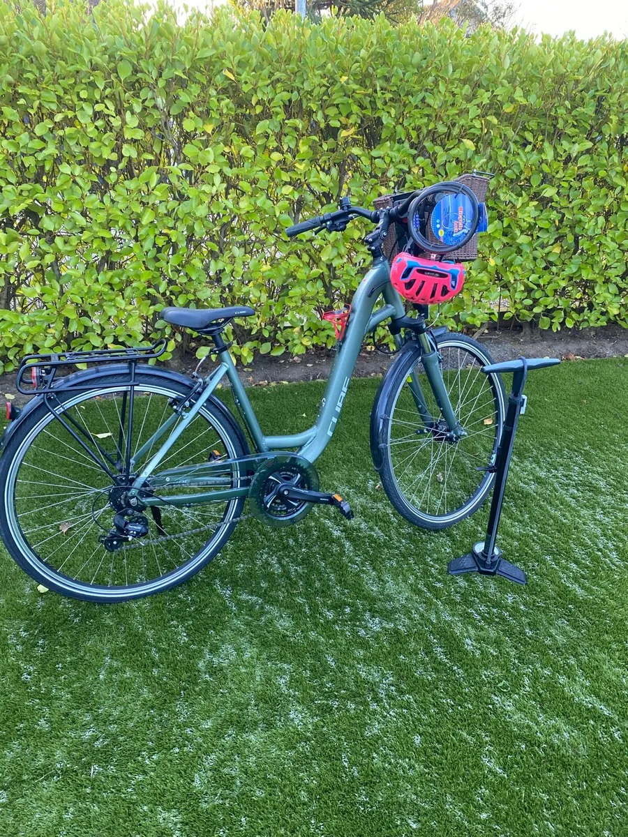 Ladies bicycle - Image 1