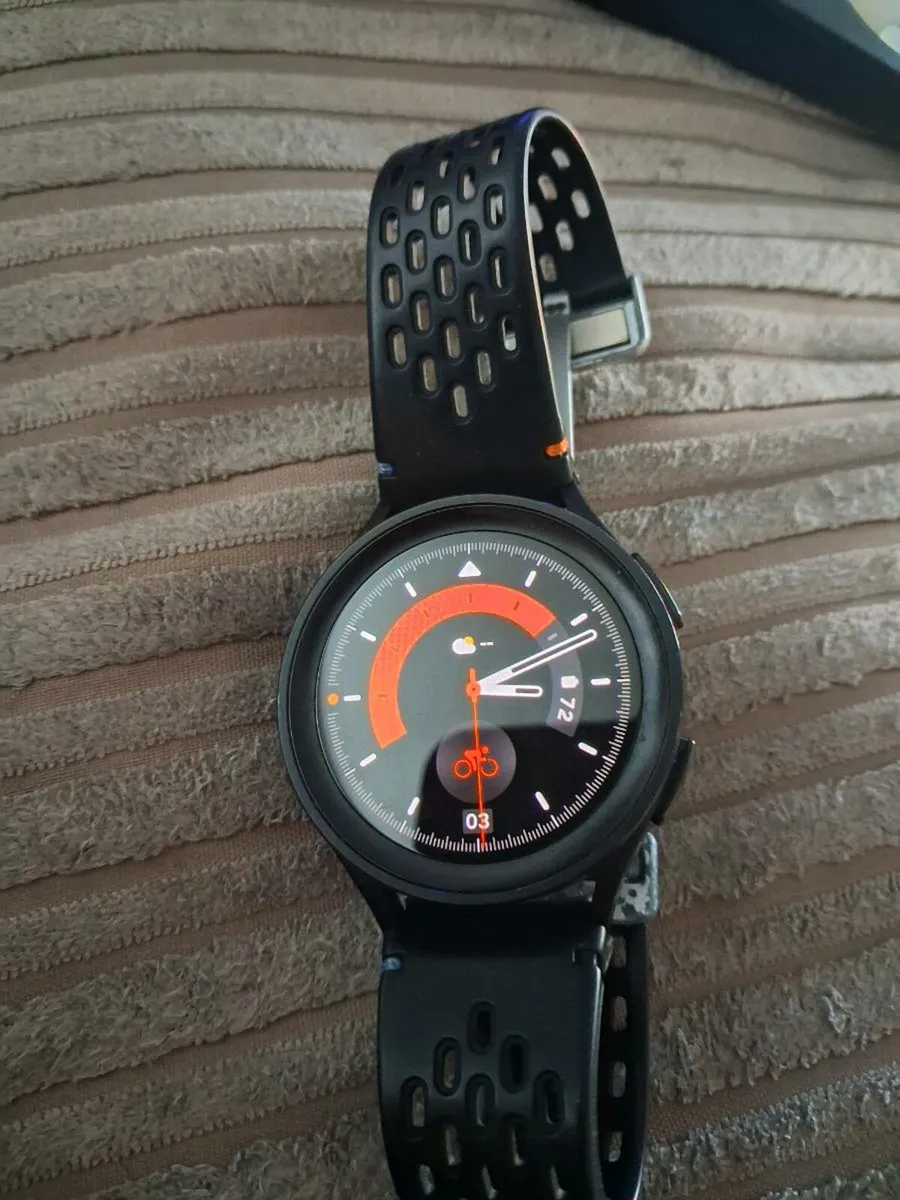 Samsung galaxy watch pro 5 - Image 1