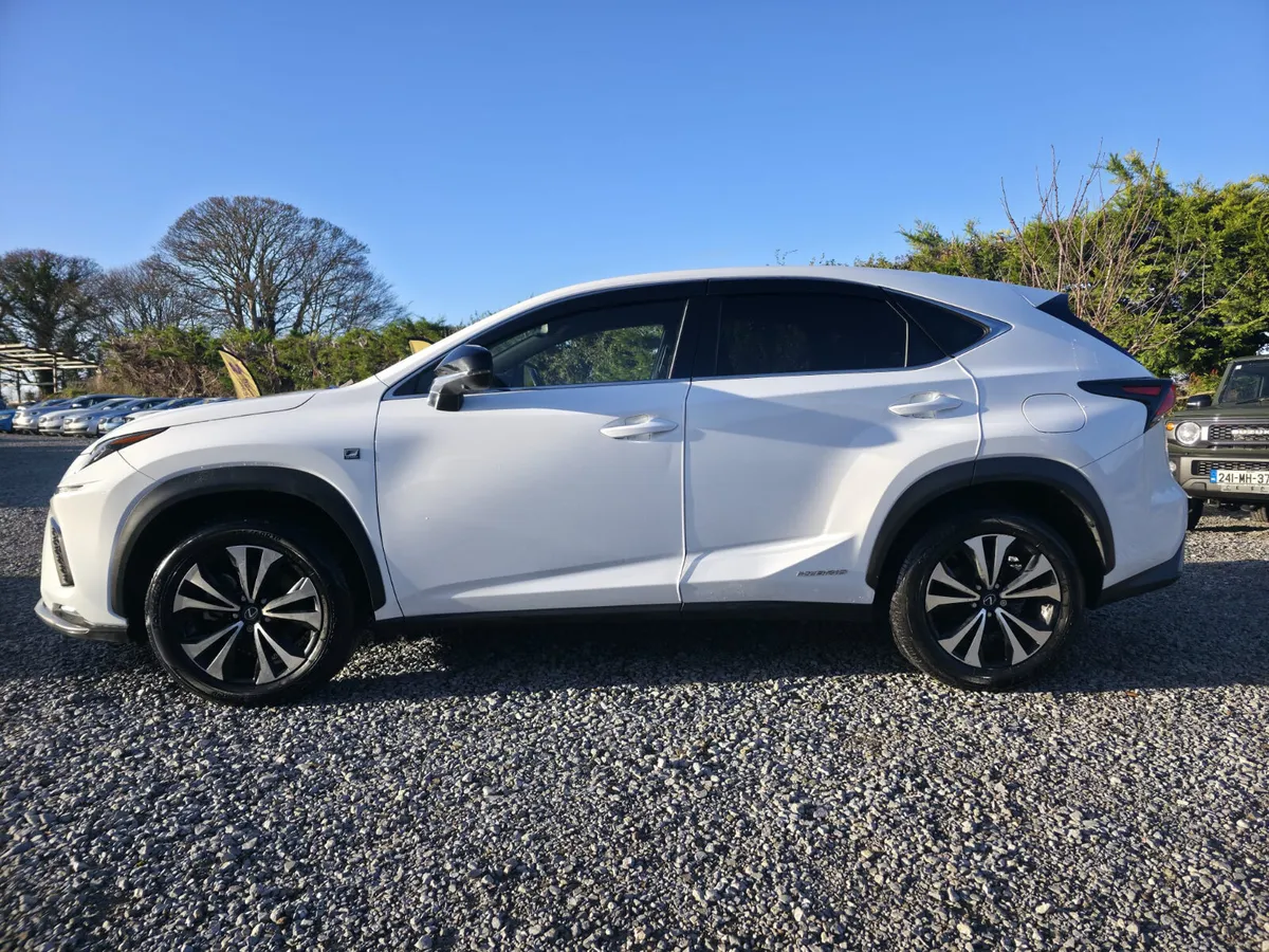 Lexus NX 2018 - Image 2