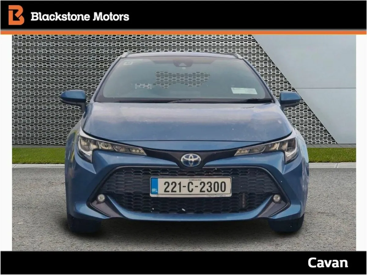 Toyota Corolla 1.8 Hybrid Luna Saloon - Image 2