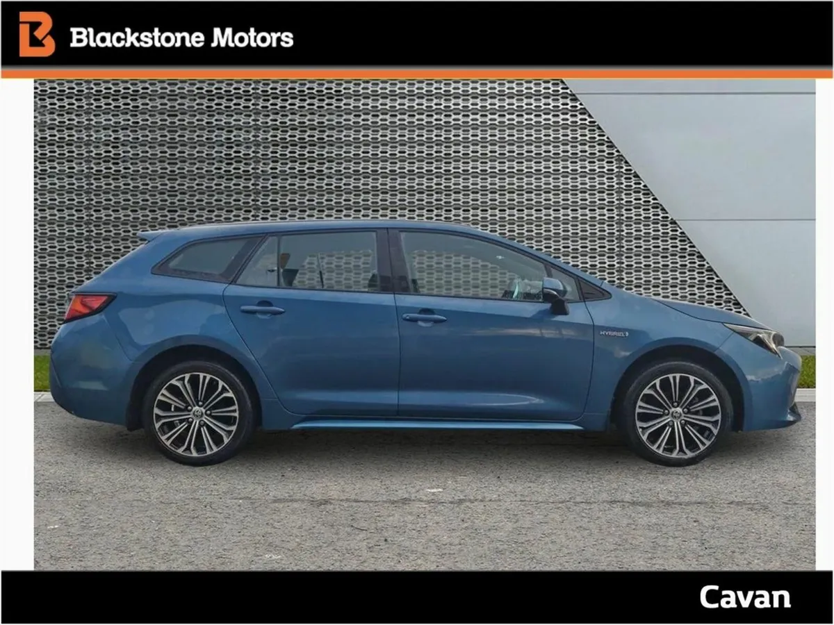 Toyota Corolla 1.8 Hybrid Luna Saloon - Image 3