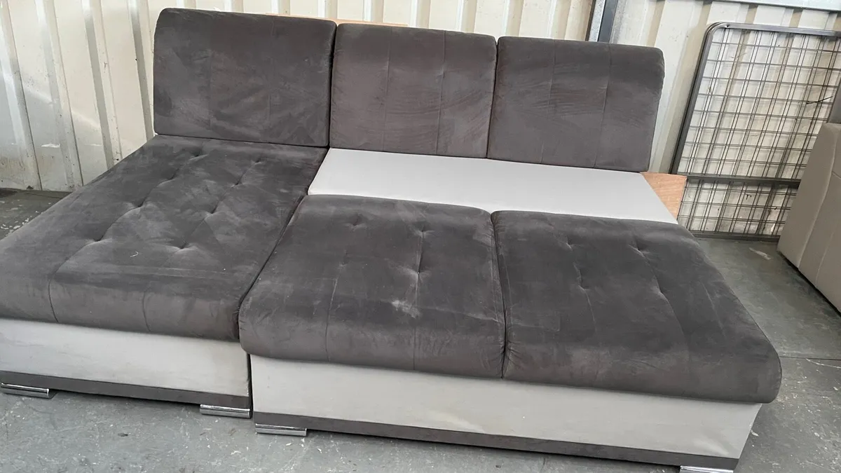 Large sofabed - Image 3