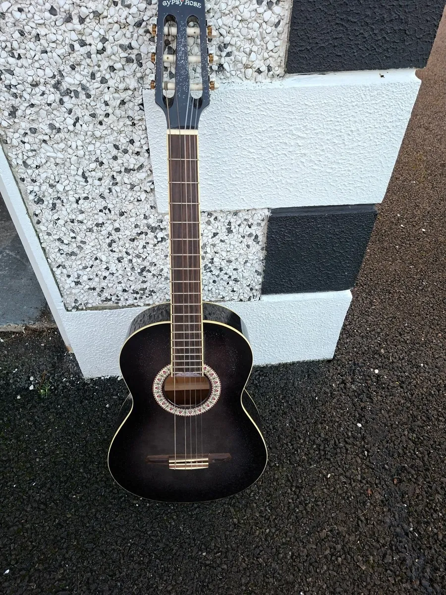Guitar for sale with case - Image 3