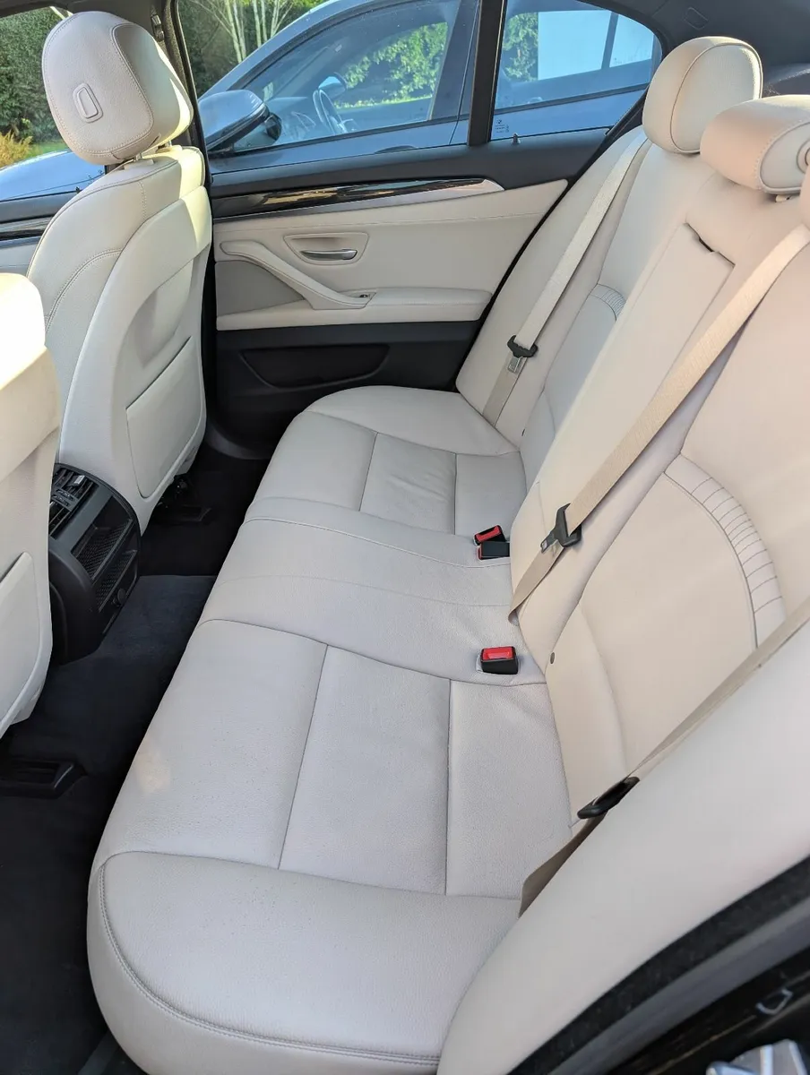 BMW 530d  2014 LOADED SUPER LOW MILES! - Image 2