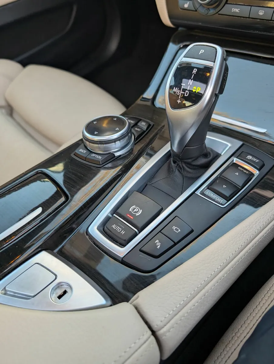 BMW 530d  2014 LOADED SUPER LOW MILES! - Image 4