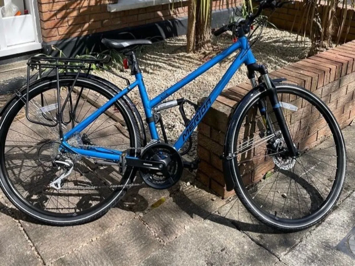 Merida Crossway bike, size M - Image 1