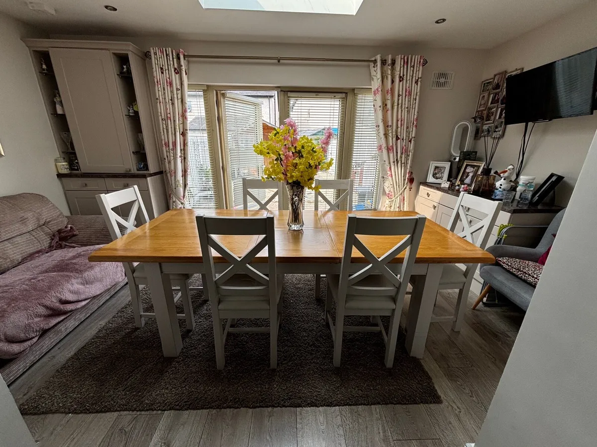 Kitchen Table and Chairs - Image 2