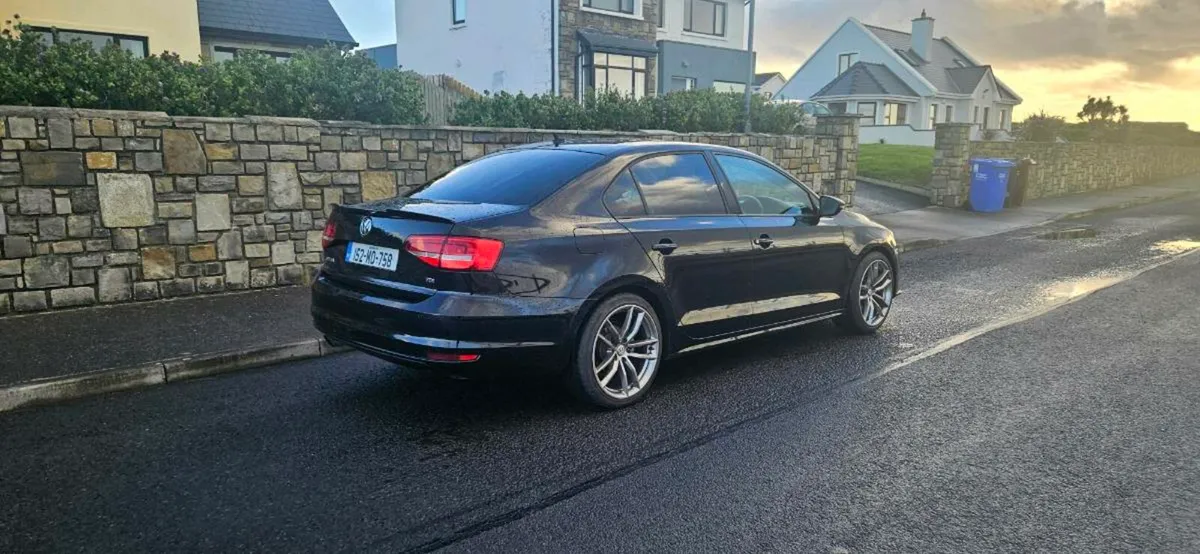 2015 Volkswagen Jetta - Image 1