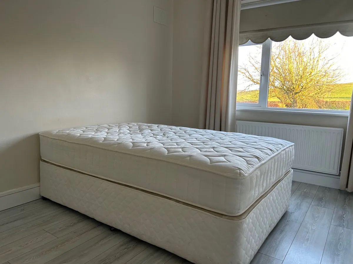 Respa 4ft Double Bed Base & Mattress - Image 3