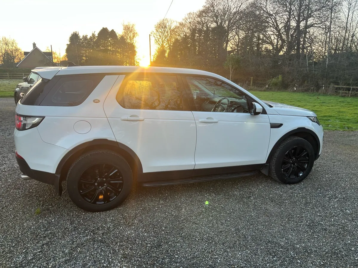 Range Rover Discovery Sport 2016 7 seater - Image 1